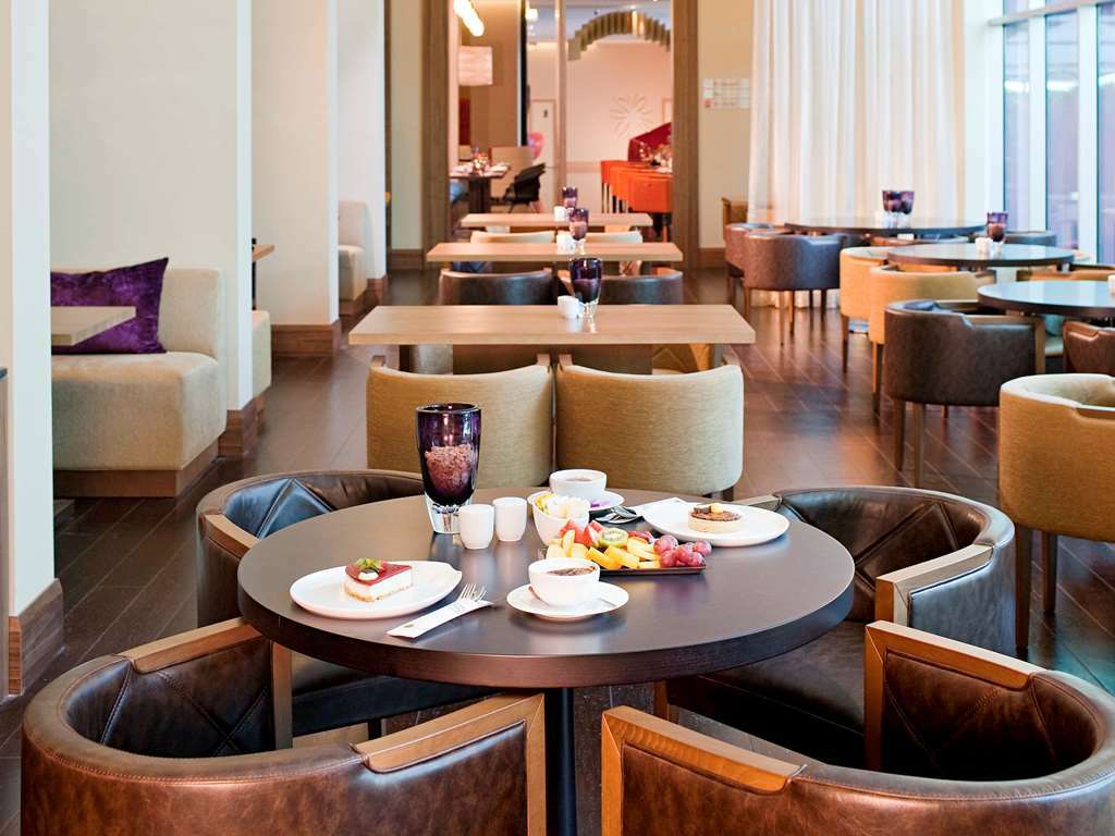 Novotel Suites Mall Avenue Dubai Restoran fotoğraf